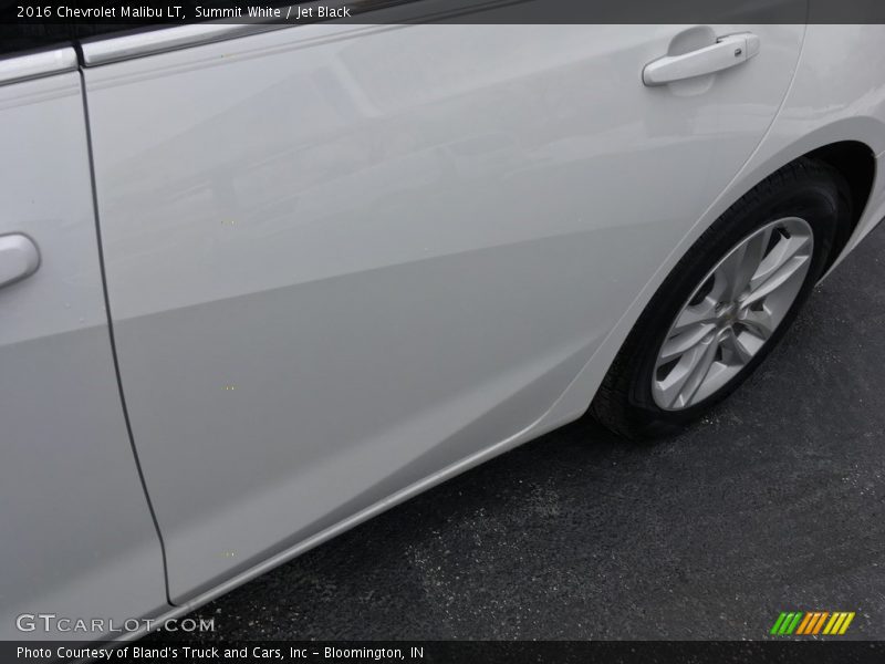 Summit White / Jet Black 2016 Chevrolet Malibu LT