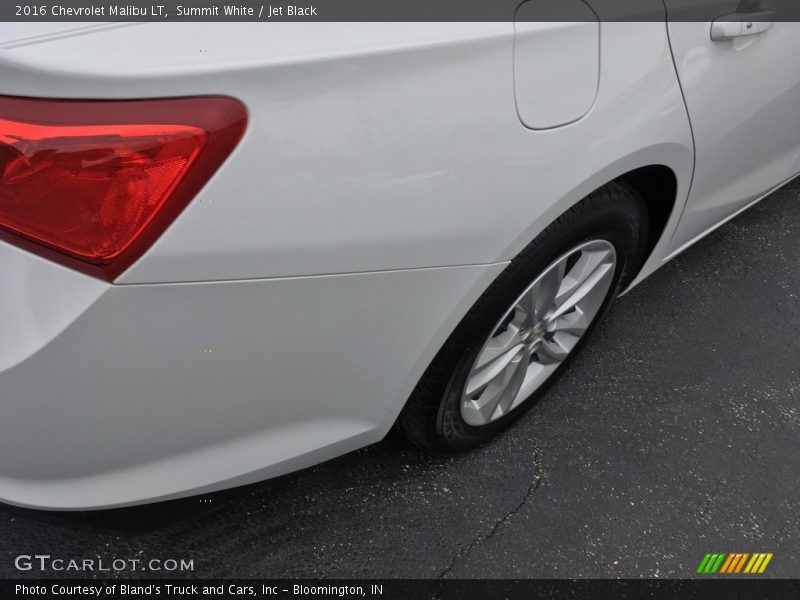 Summit White / Jet Black 2016 Chevrolet Malibu LT