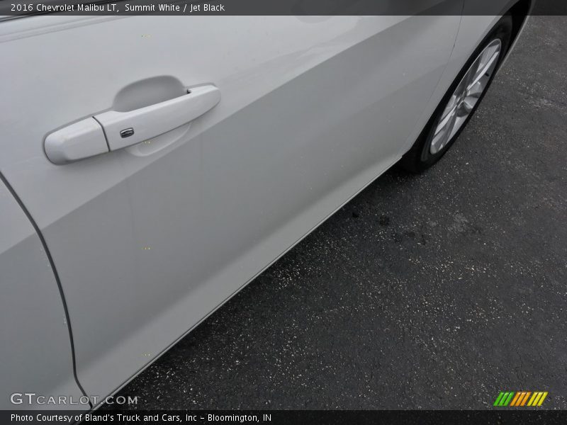 Summit White / Jet Black 2016 Chevrolet Malibu LT