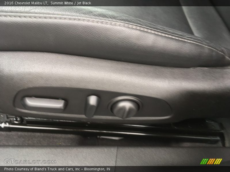 Summit White / Jet Black 2016 Chevrolet Malibu LT