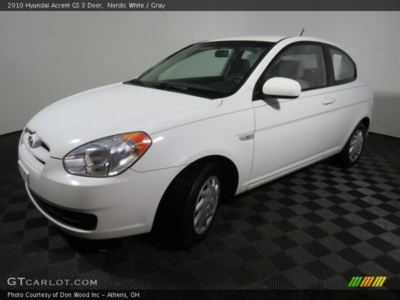 Nordic White / Gray 2010 Hyundai Accent GS 3 Door