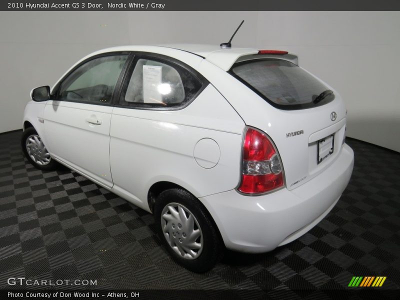 Nordic White / Gray 2010 Hyundai Accent GS 3 Door