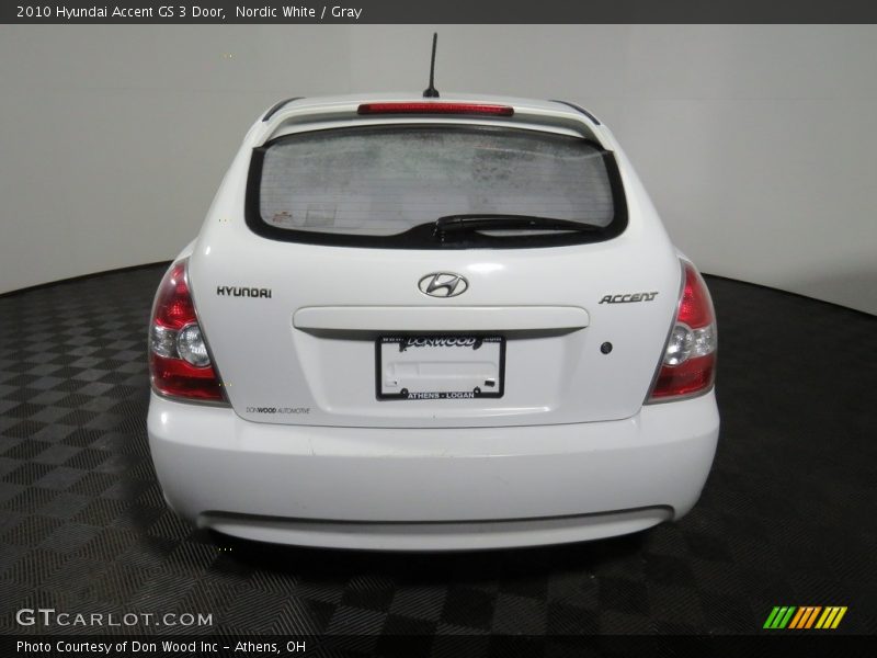 Nordic White / Gray 2010 Hyundai Accent GS 3 Door