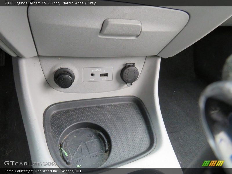 Nordic White / Gray 2010 Hyundai Accent GS 3 Door