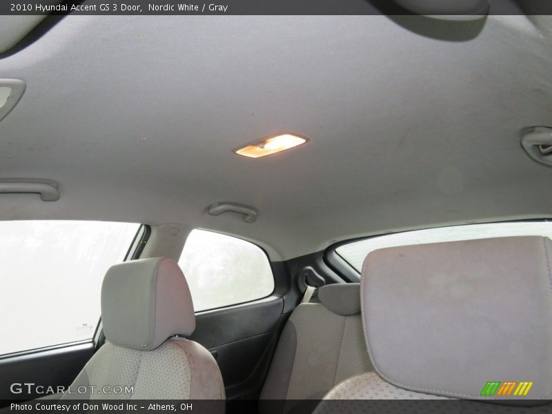 Nordic White / Gray 2010 Hyundai Accent GS 3 Door