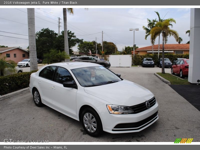 Pure White / Titan Black 2016 Volkswagen Jetta S