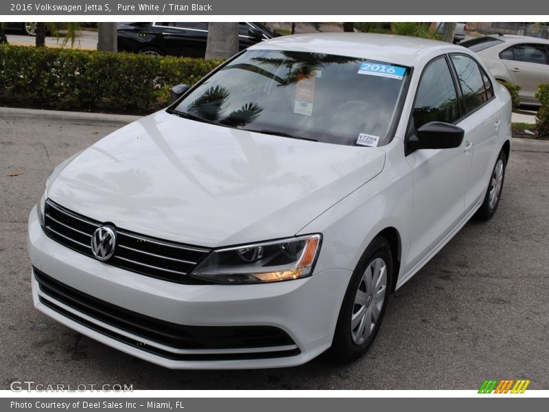 Pure White / Titan Black 2016 Volkswagen Jetta S