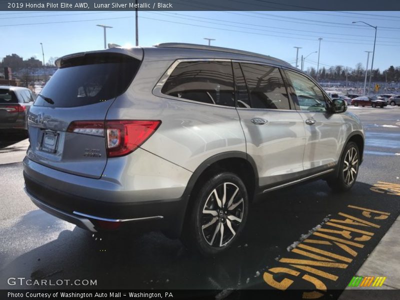 Lunar Silver Metallic / Black 2019 Honda Pilot Elite AWD