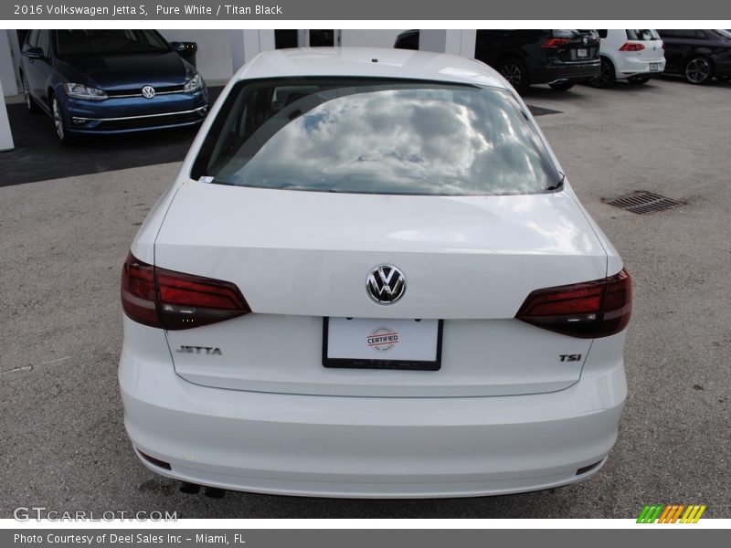 Pure White / Titan Black 2016 Volkswagen Jetta S