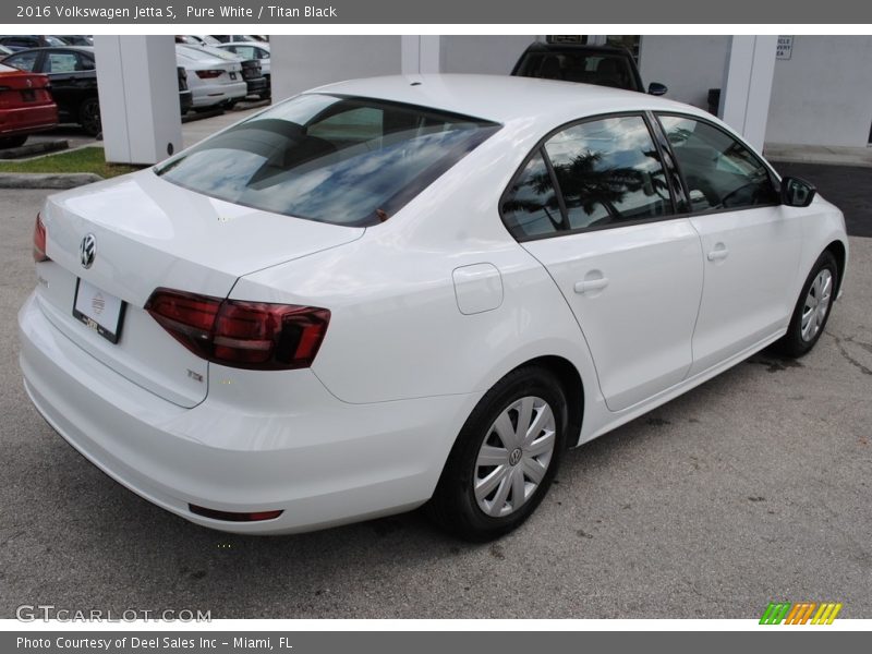 Pure White / Titan Black 2016 Volkswagen Jetta S