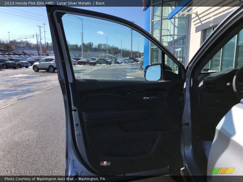 Lunar Silver Metallic / Black 2019 Honda Pilot Elite AWD