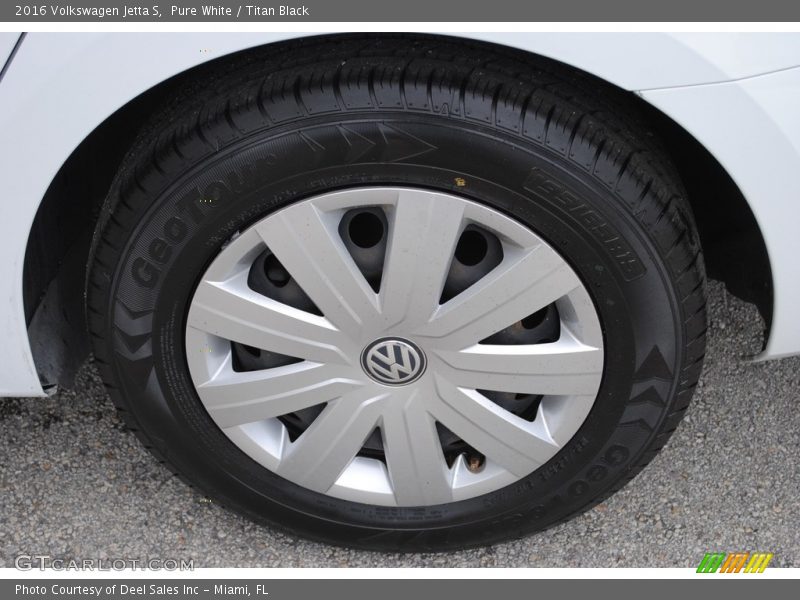 Pure White / Titan Black 2016 Volkswagen Jetta S