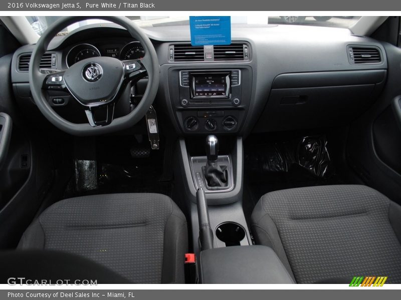 Pure White / Titan Black 2016 Volkswagen Jetta S