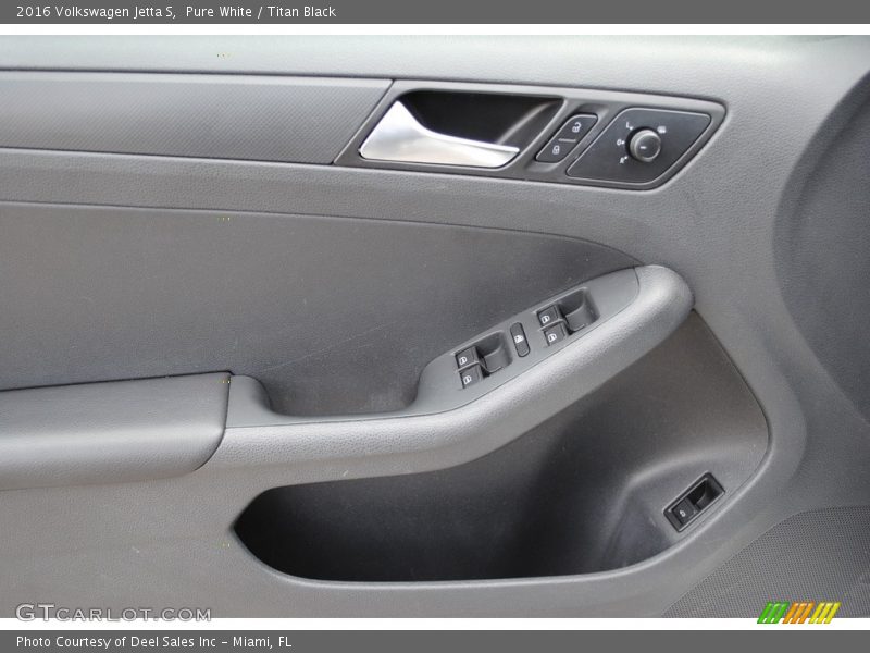 Pure White / Titan Black 2016 Volkswagen Jetta S