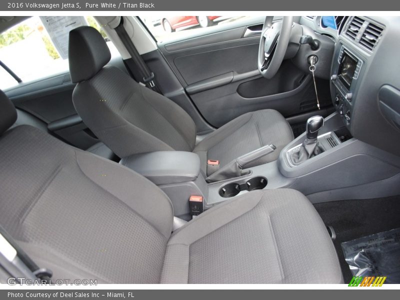 Pure White / Titan Black 2016 Volkswagen Jetta S