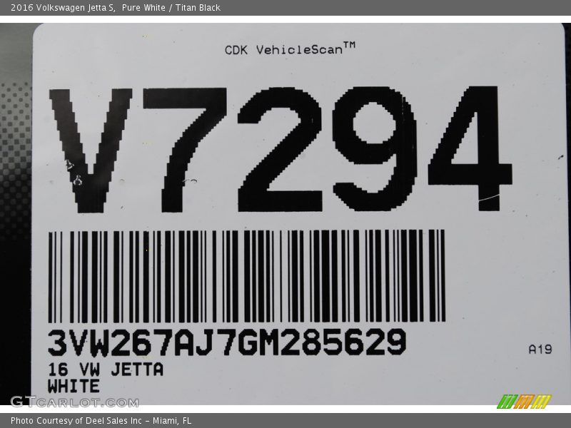Pure White / Titan Black 2016 Volkswagen Jetta S
