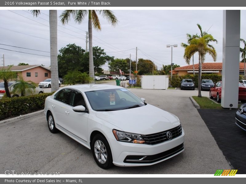 Pure White / Titan Black 2016 Volkswagen Passat S Sedan