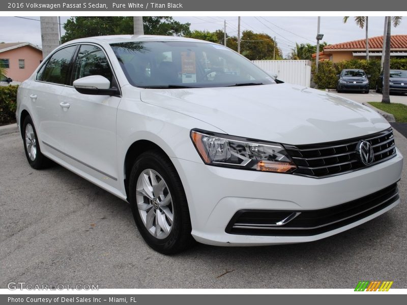 Pure White / Titan Black 2016 Volkswagen Passat S Sedan