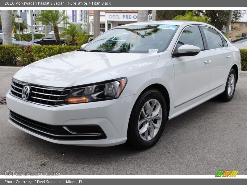 Pure White / Titan Black 2016 Volkswagen Passat S Sedan