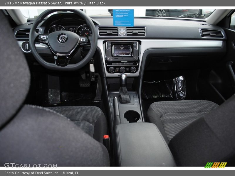 Pure White / Titan Black 2016 Volkswagen Passat S Sedan