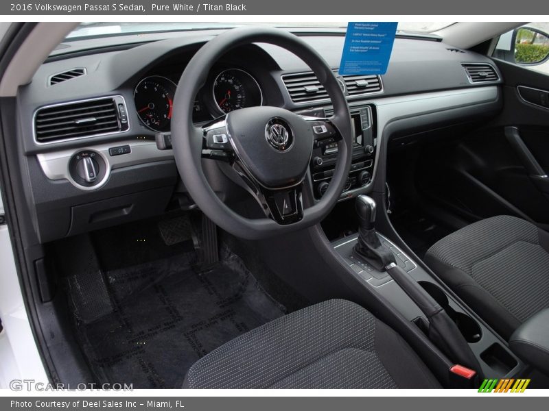 Pure White / Titan Black 2016 Volkswagen Passat S Sedan