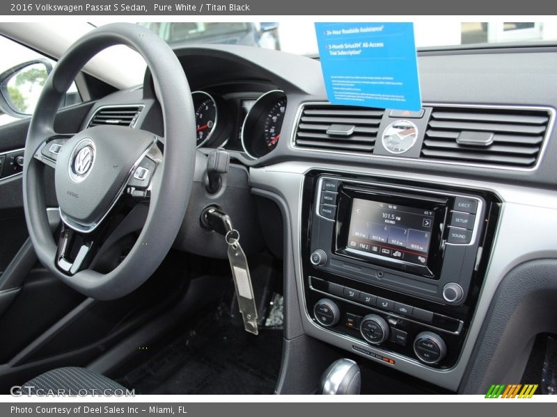 Pure White / Titan Black 2016 Volkswagen Passat S Sedan