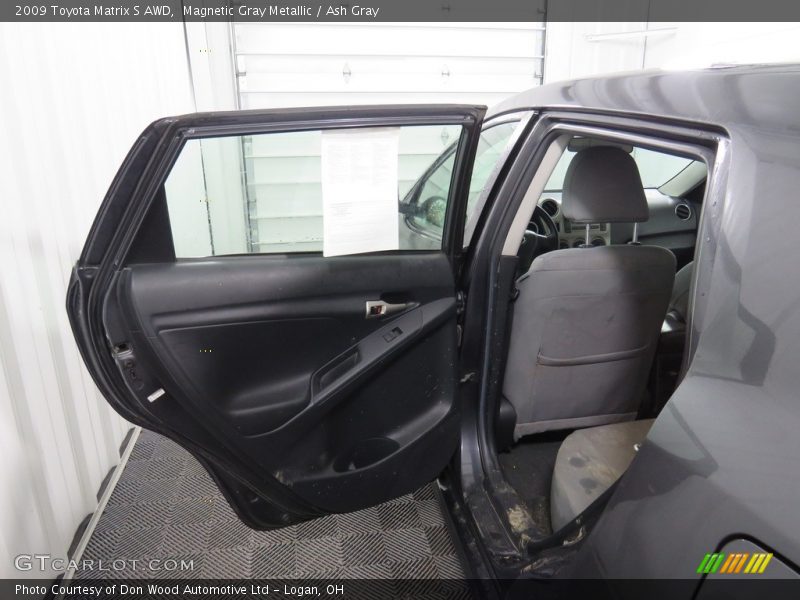 Magnetic Gray Metallic / Ash Gray 2009 Toyota Matrix S AWD