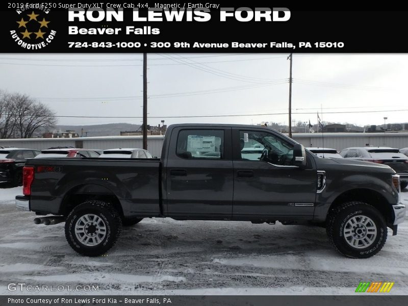 Magnetic / Earth Gray 2019 Ford F250 Super Duty XLT Crew Cab 4x4