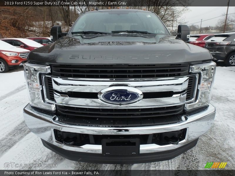 Magnetic / Earth Gray 2019 Ford F250 Super Duty XLT Crew Cab 4x4