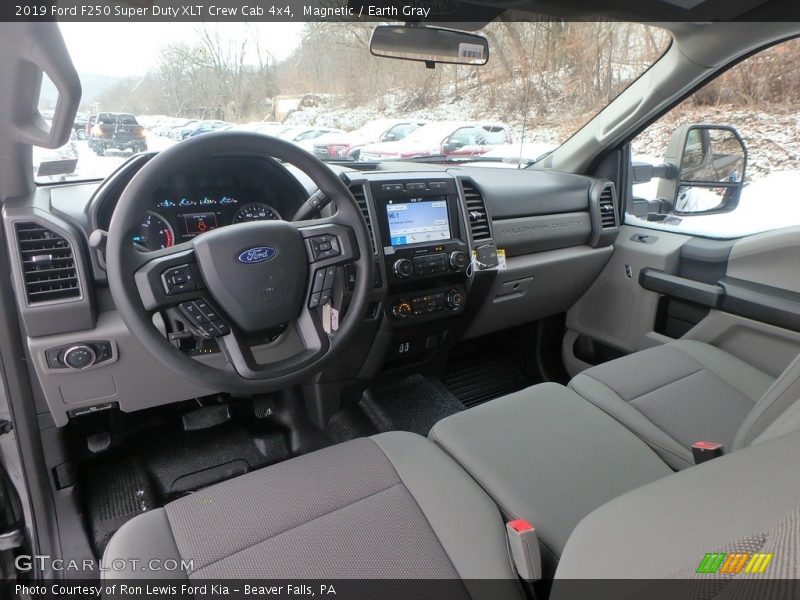  2019 F250 Super Duty XLT Crew Cab 4x4 Earth Gray Interior
