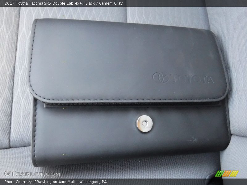Black / Cement Gray 2017 Toyota Tacoma SR5 Double Cab 4x4