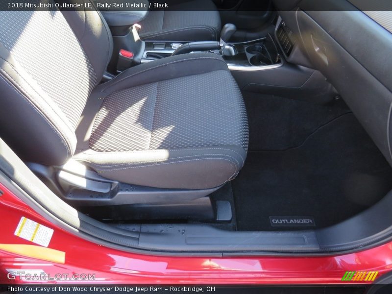 Rally Red Metallic / Black 2018 Mitsubishi Outlander LE