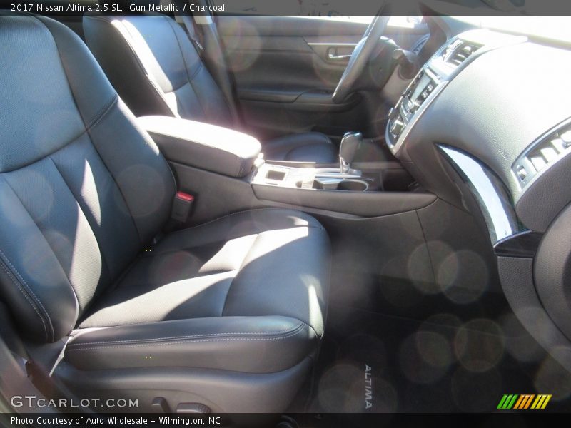 Gun Metallic / Charcoal 2017 Nissan Altima 2.5 SL
