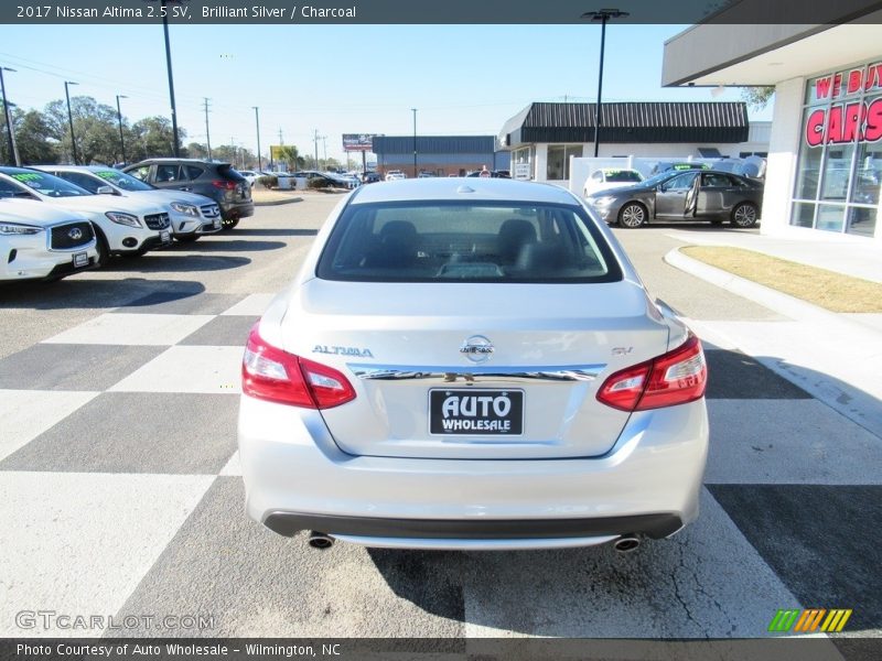 Brilliant Silver / Charcoal 2017 Nissan Altima 2.5 SV