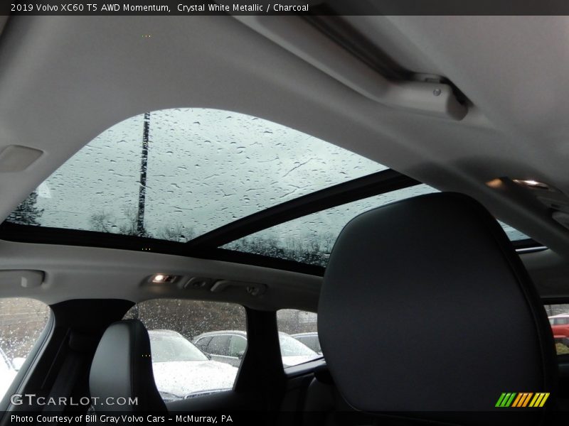 Crystal White Metallic / Charcoal 2019 Volvo XC60 T5 AWD Momentum