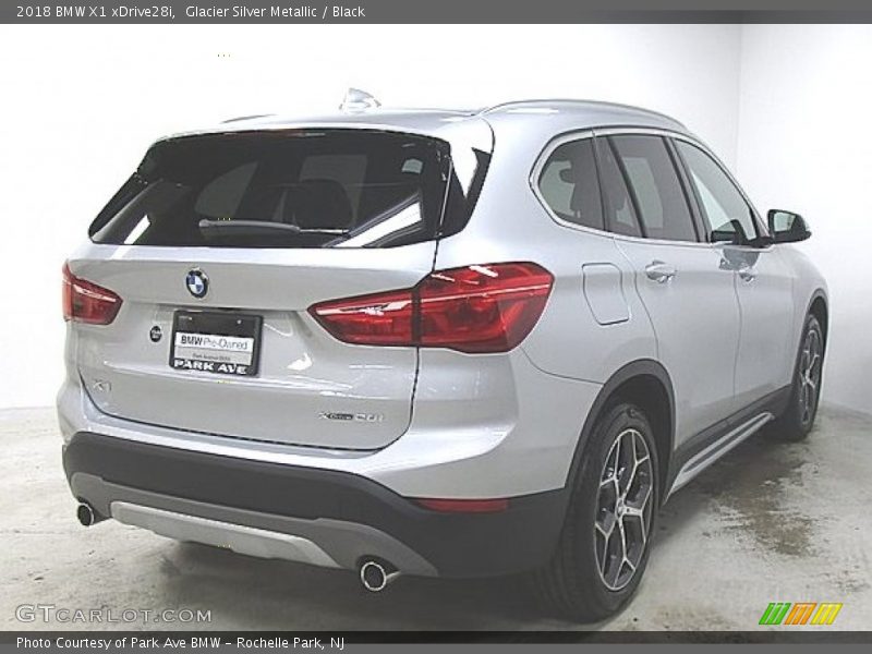 Glacier Silver Metallic / Black 2018 BMW X1 xDrive28i