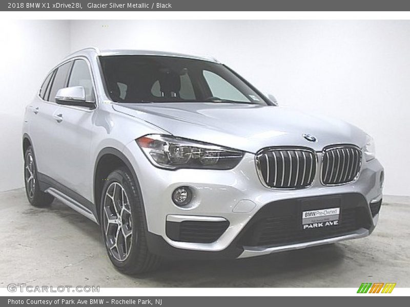 Glacier Silver Metallic / Black 2018 BMW X1 xDrive28i