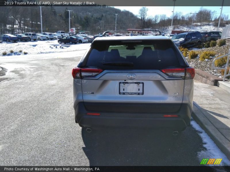 Silver Sky Metallic / Black 2019 Toyota RAV4 LE AWD