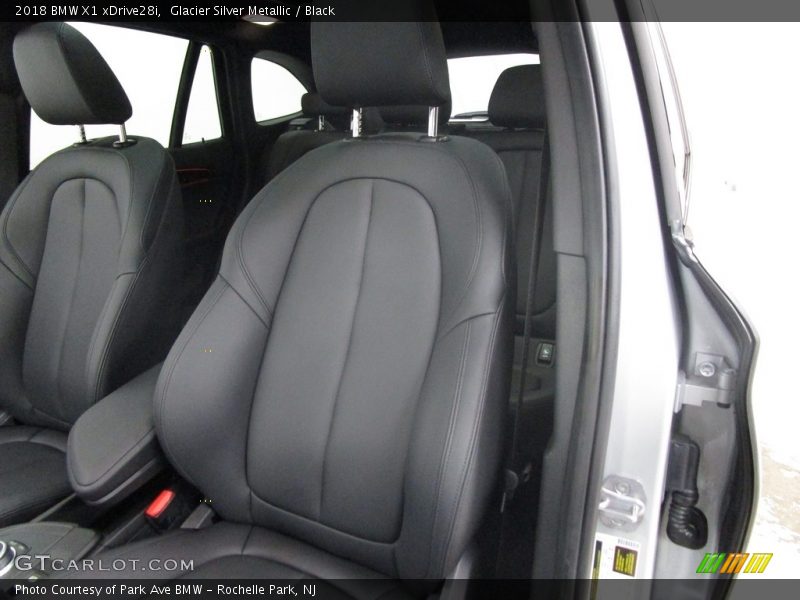 Glacier Silver Metallic / Black 2018 BMW X1 xDrive28i