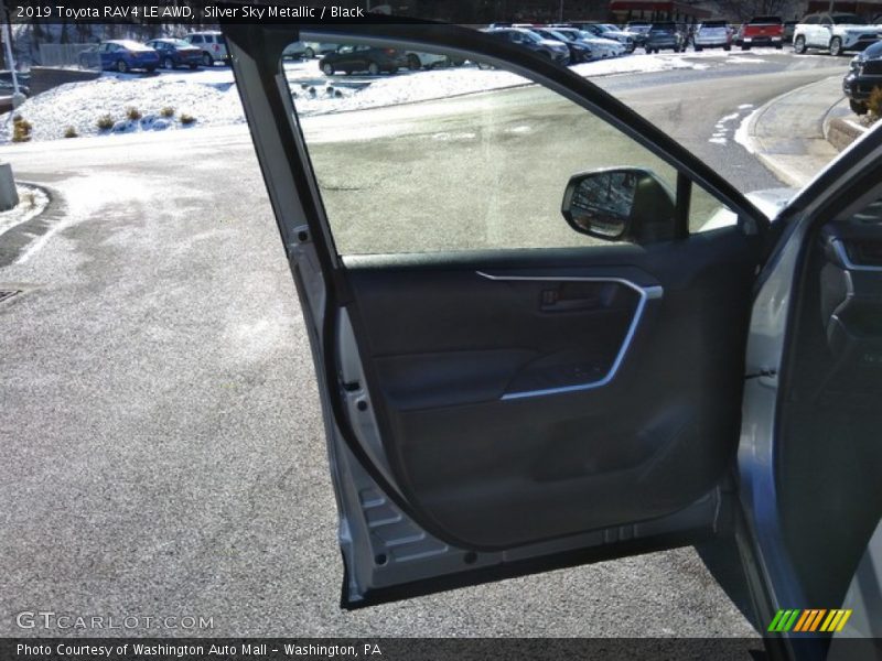 Silver Sky Metallic / Black 2019 Toyota RAV4 LE AWD