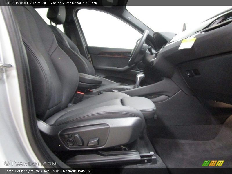 Glacier Silver Metallic / Black 2018 BMW X1 xDrive28i