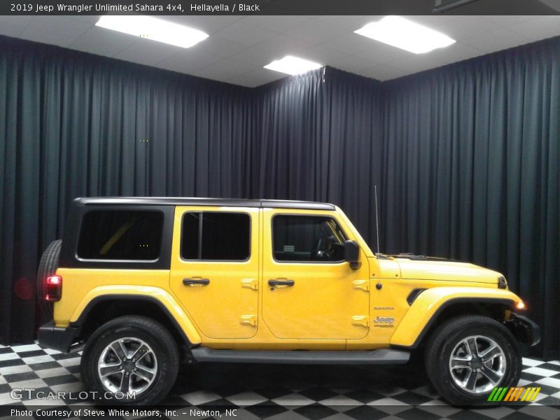 Hellayella / Black 2019 Jeep Wrangler Unlimited Sahara 4x4