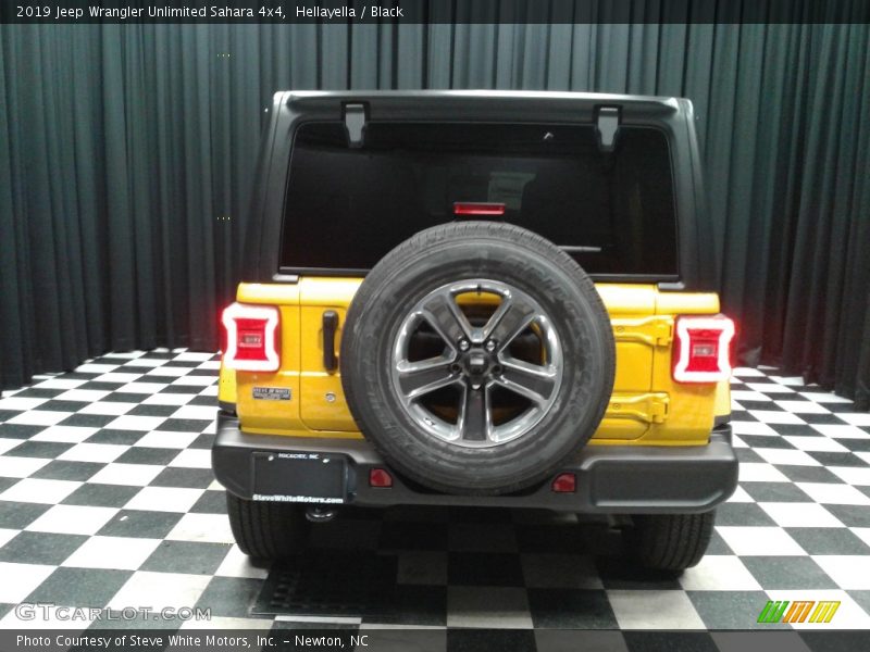 Hellayella / Black 2019 Jeep Wrangler Unlimited Sahara 4x4