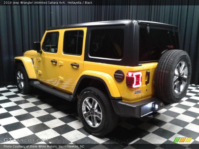Hellayella / Black 2019 Jeep Wrangler Unlimited Sahara 4x4