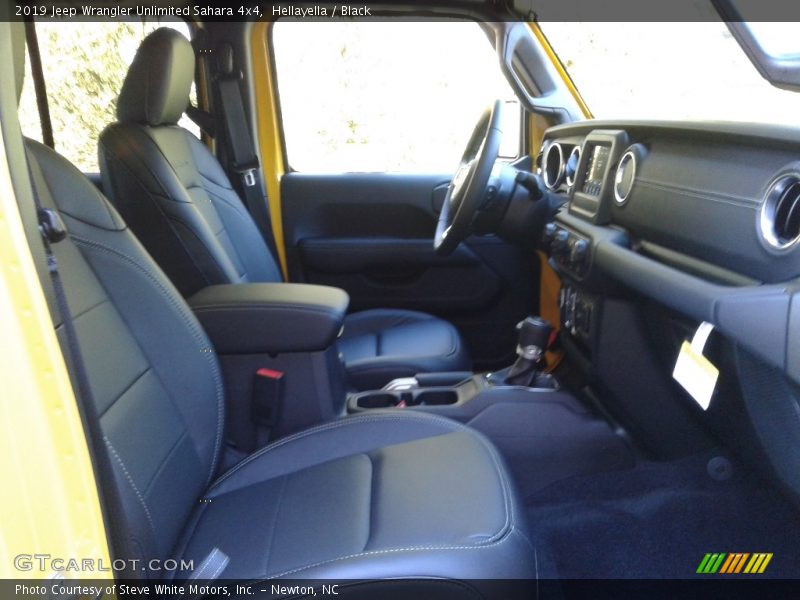 Hellayella / Black 2019 Jeep Wrangler Unlimited Sahara 4x4