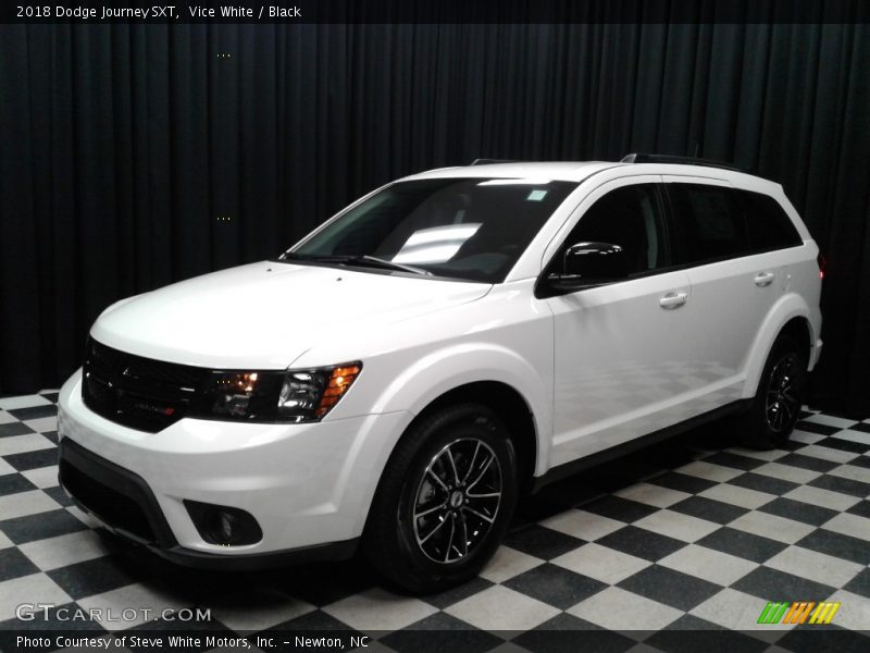 Vice White / Black 2018 Dodge Journey SXT