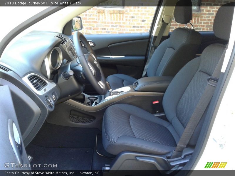 Vice White / Black 2018 Dodge Journey SXT