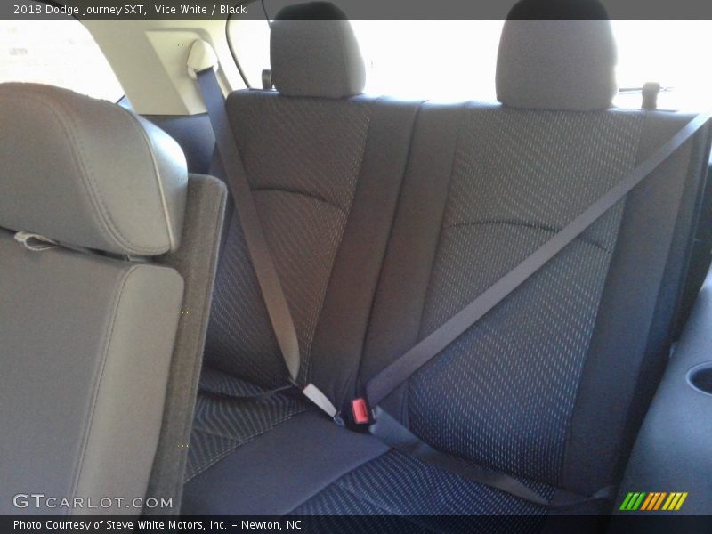 Vice White / Black 2018 Dodge Journey SXT