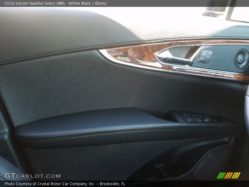 Infinite Black / Ebony 2019 Lincoln Nautilus Select AWD