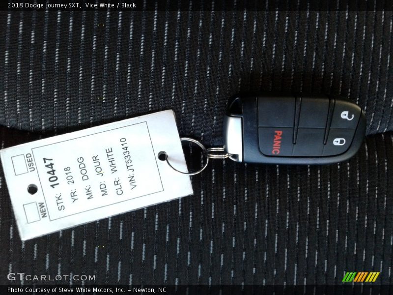 Vice White / Black 2018 Dodge Journey SXT